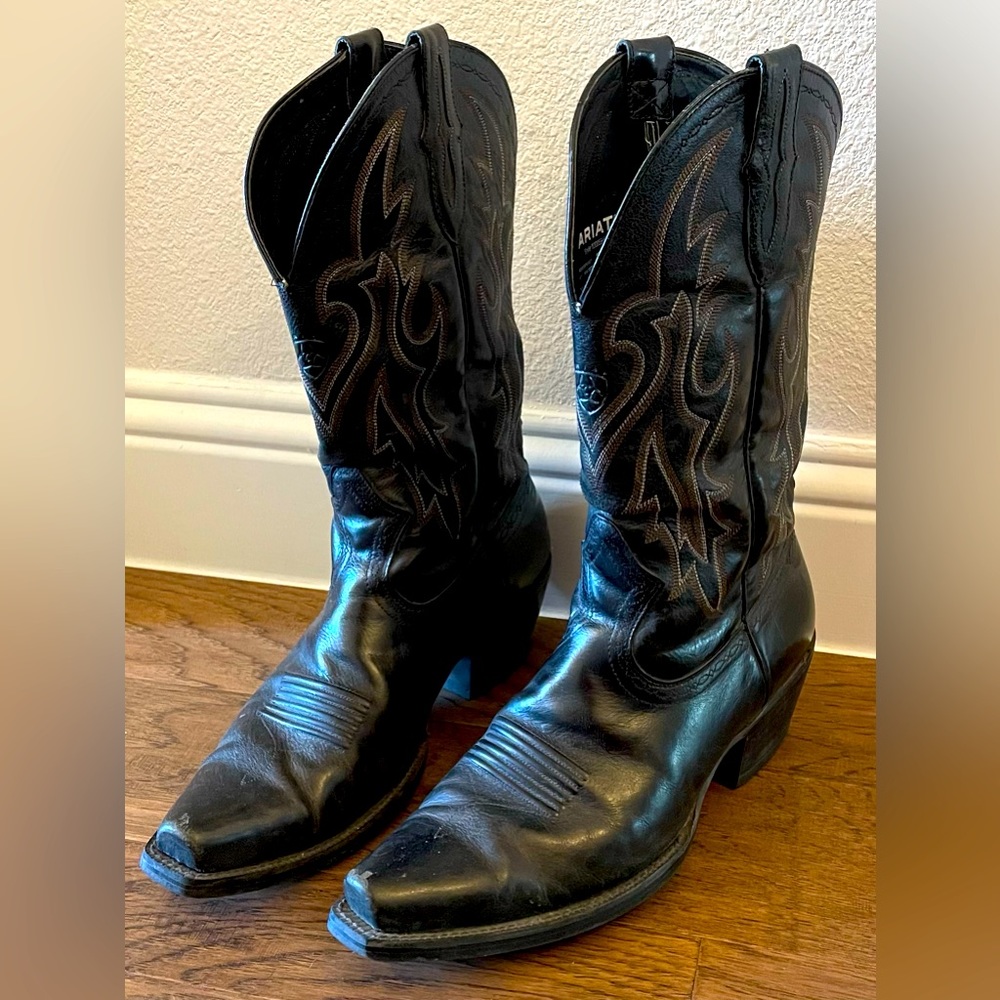 Mens size 9D Black Ariat Boots